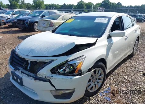 2015 Nissan Altima 2.5/2.5 S/2.5 Sl/2.5 Sv z USA, uszkodzony, nr VIN 1N4AL3AP3FN399271